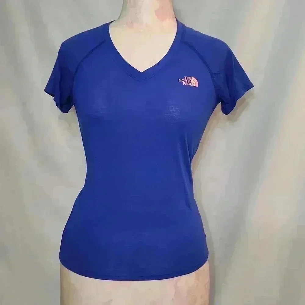 NWOT The North Face Short Sleeve Vneck Tshirt